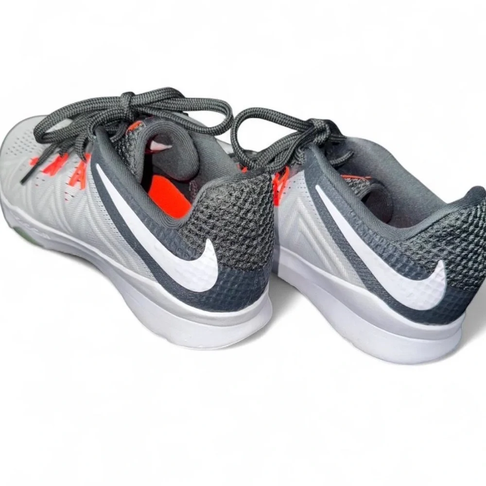 Nike Womens Athletic Shoes in black and white - Picture 3 of 5